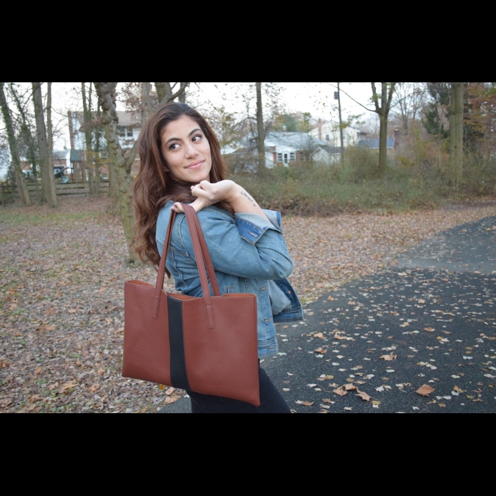 Vince Camuto Tote Bag - Picture 4 of 5